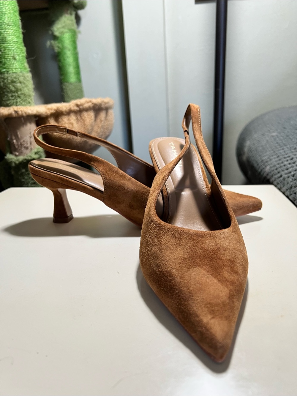 Tahari back dark tan sling backs suede kitten heels size 8.5